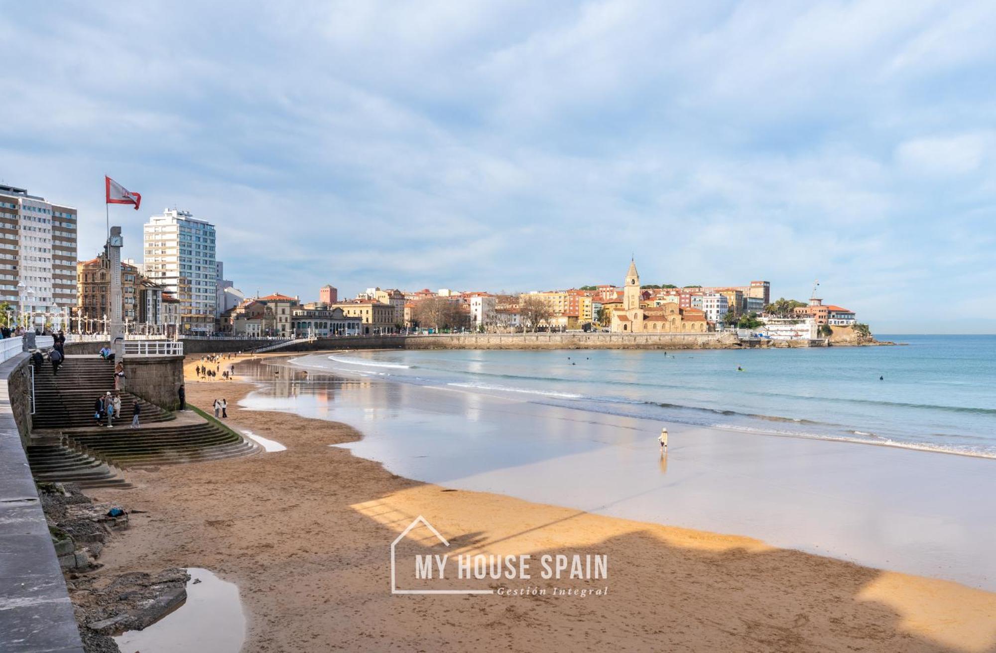 Myhousespain - Radiante Piso Junto A La Playa Gijón Eksteriør bilde
